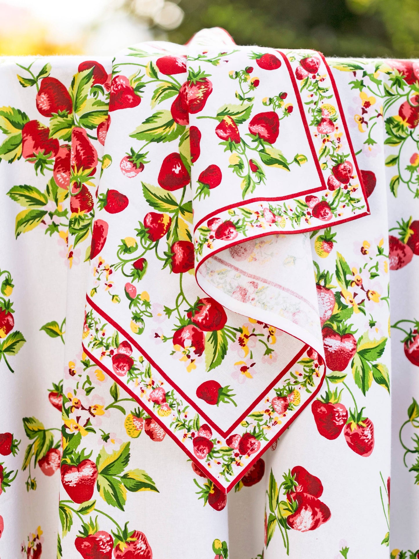 Napkin, Strawberry Basket Napkin Set of 4